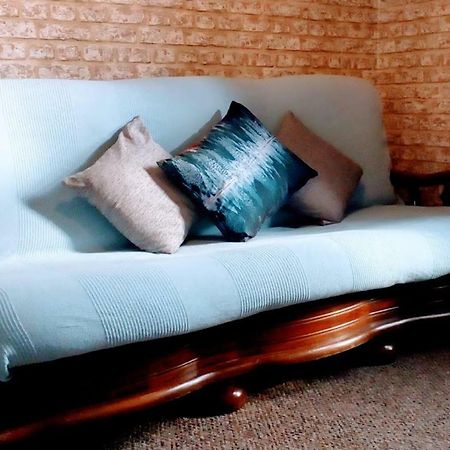 East Midlands Guesthouse Derby Bagian luar foto