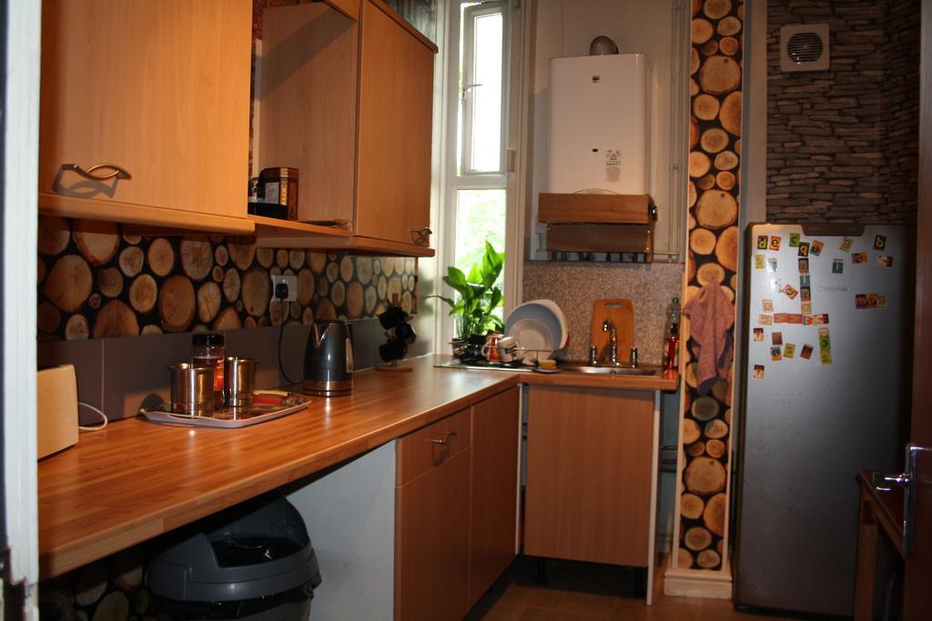 East Midlands Guesthouse Derby Bagian luar foto