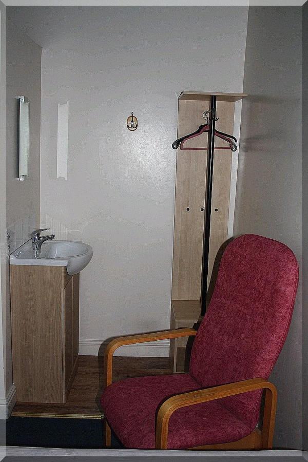 East Midlands Guesthouse Derby Bagian luar foto